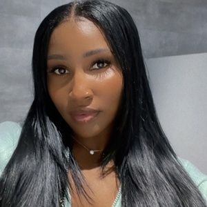 Meet your Posher, Monique